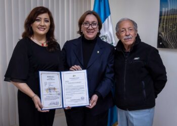 De Esquipulas a Corea: Dania Aguirre recibe distinción mundial en artes visuales