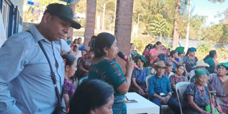 Promotores culturales fortalecen conocimientos sobre la danza del Rabinal Achi en Baja Verapaz