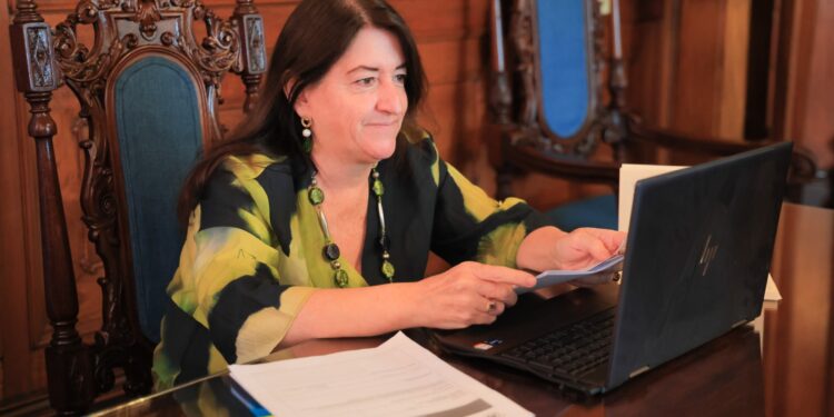 Ministra Liwy Grazioso participa en reunión extraordinaria de la CECC/SICA sobre agenda cultural y educativa