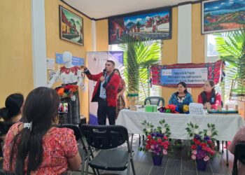 Se inicia taller de tejido con 25 mujeres ixiles de San Juan Cotzal