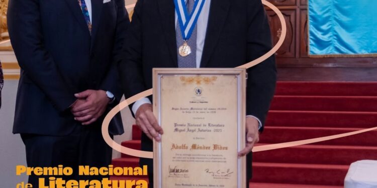 Premio Nacional de Literatura «Miguel Ángel Asturias» 2025 Adolfo Méndez Vides