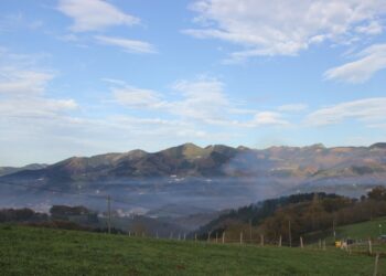 El descenso de temperaturas y vientos podría afectar cultivos y ganado en 15 departamentos