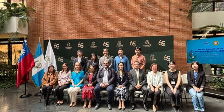 MINEX y ANACAFÉ reciben misión comercial taiwanesa para fortalecer exportaciones de café