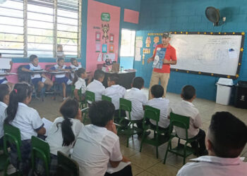 Estudiantes de Izabal aprenden la prevención del Gusano Barrenador