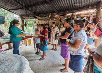 Capacitan a familias de Chiquimula en alimentación por etapas de vida