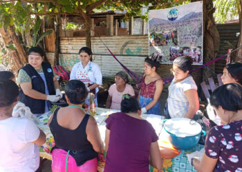 Comunitarias de Siquinalá fortalecen su economía con elaboración de embutidos