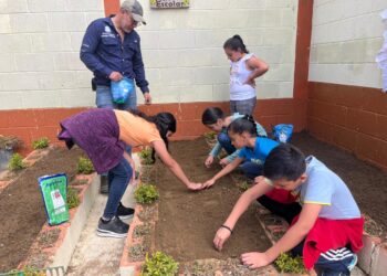 El espacio en el que se cultivan alimentos y valores