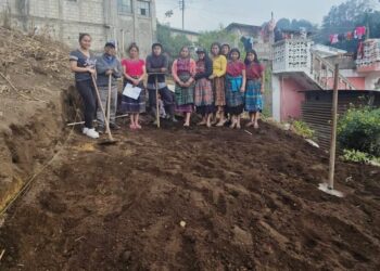 Establecen parcelas demostrativas y macrotúnel en Quetzaltenango