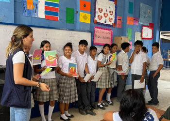 Estudiantes aprenden cómo alimentarse mejor desde su comunidad
