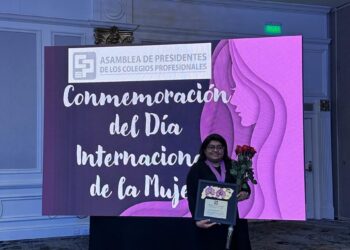 Acuicultora Darling Hermosilla distinguida con la medalla Olimpia Altuve