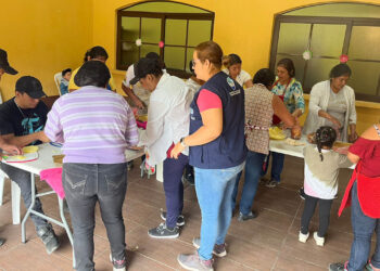 Impulsan la inclusión productiva con taller de conservas en Baja Verapaz