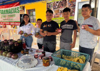 Juventud rural de Champerico destaca en feria gastronómica de El Asintal