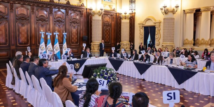 CONADUR revisa indicador de pobreza extrema para asignación de fondos municipales