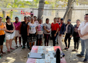 Promueven el desarrollo personal de integrantes del CADER en Teculután