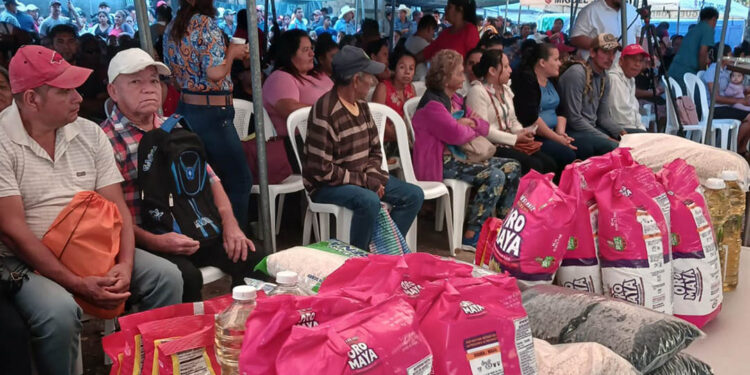 Raciones alimentarias llegan a familias de Los Amates
