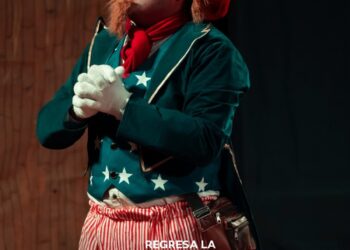 ¡El telón está por abrirse!
