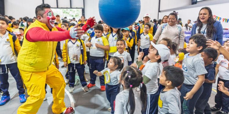 Niñas y niños conmemoran el Día Nacional de la No Violencia con jornada recreativa en el Parque Erick Barrondo