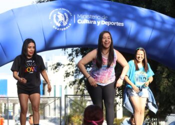 Zumba Masquerade llena de energía y creatividad el Centro Deportivo Campo Marte