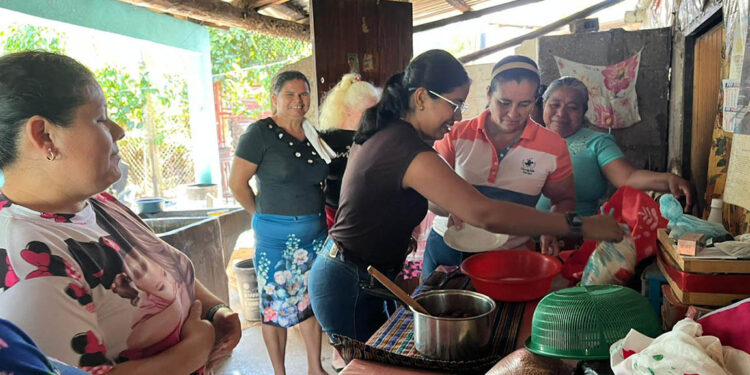 Fortalecen la economía familiar mediante el aprovechamiento del tamarindo