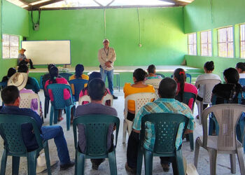 Agricultores de Huité capacitados en mantenimiento de equipo y manejo de plaguicidas
