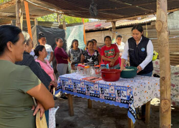 Promueven la salud y el valor agregado con taller de fermentación natural en Cuilapa
