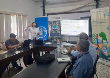 Capacitan a personal técnico de Zacapa en herramientas de zonificación de riesgo climático