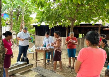 Entregan semillas para huertos familiares en Melchor de Mencos