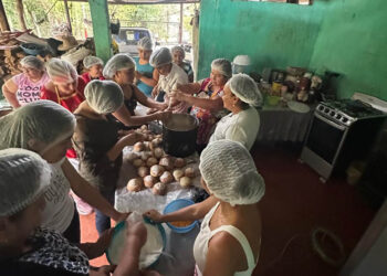 Fomentan la economía del hogar e identidad cultural con la gastronomía típica