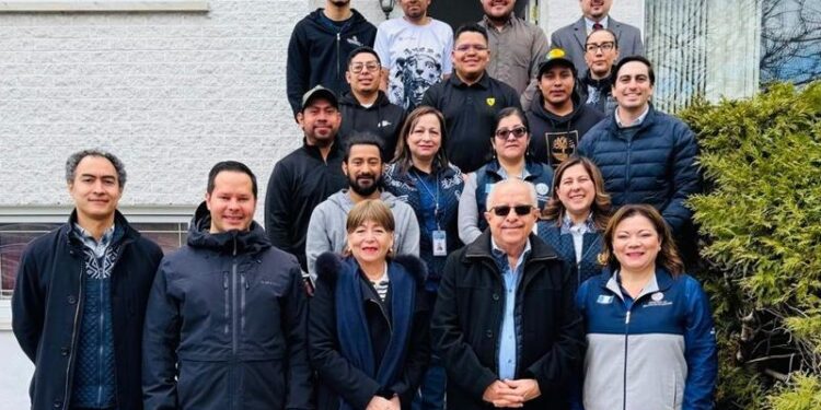 Canciller visita a trabajadores temporales guatemaltecos en Quebec, Canadá