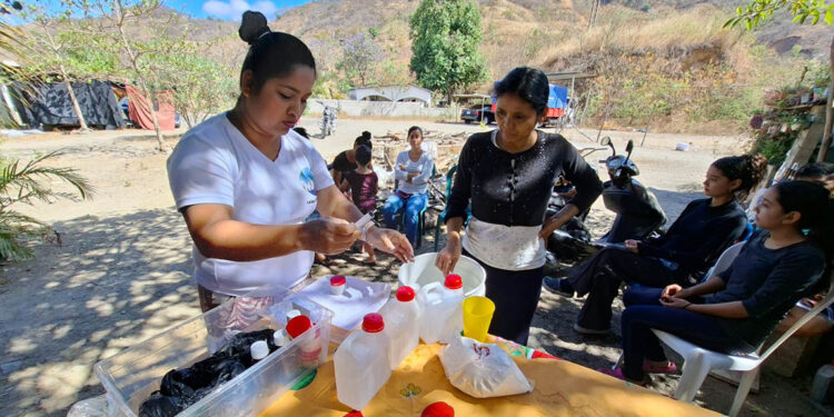 Mujeres concluyen diplomado en acuicultura