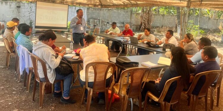 Socializan planes productivos para impulsar el desarrollo sostenible en comunidades rurales