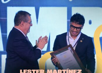 El boxeador petenero Lester Martínez fue reconocido con la Orden Presidencial