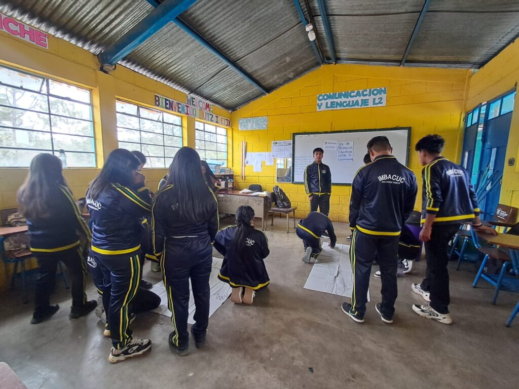 Fomentan el respeto y la igualdad en centros educativos de Santa Cruz del Quiché 