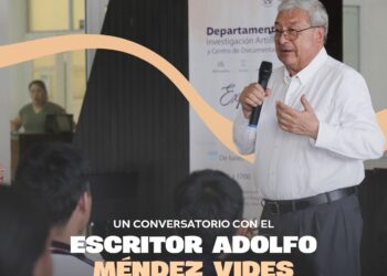 El escritor guatemalteco Adolfo Méndez Vides compartió con estudiantes del Instituto Rafael Aqueche