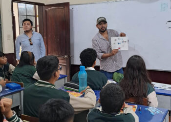 Estudiantes de Sacatepéquez aprenden cómo prevenir el Gusano Barrenador