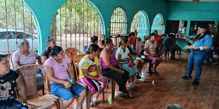 Familias de Escuintla fortalecen su alimentación desde la comunidad