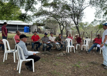 Capacitan a ganaderos para control del Gusano Barrenador