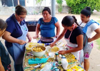 Capacitan a hogares rurales de Santa Rosa para el aprovechamiento de frutas y legumbres