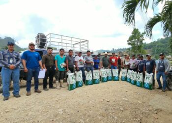 Fortalecen la producción agrícola en municipio de Petén