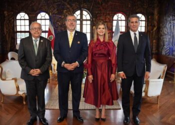 Presidente Bernardo Arévalo sostiene reunión bilateral con presidenta electa de Costa Rica