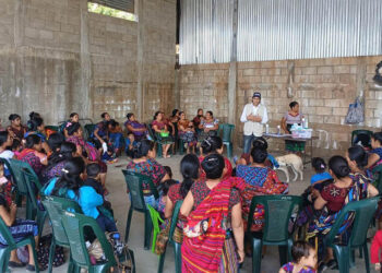 Mujeres de San Juan Sacatepéquez se capacitan para prevenir el Gusano Barrenador