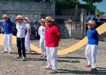 Familias y visitantes celebran el Día Internacional de los Museos en Petén
