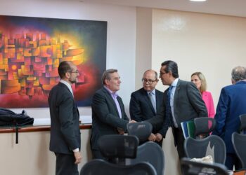 Minfin y Banco Mundial concluyen evaluación para mejorar el uso del dinero público