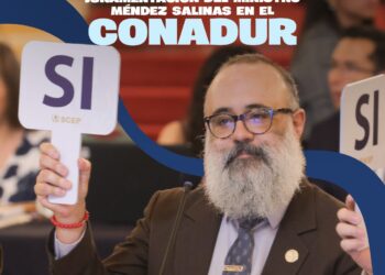 El ministro Luis Méndez Salinas, fue juramentado por el presidente de la República, Bernardo Arévalo, como nuevo integrante del Conadur