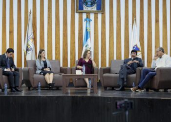 Hemeroteca Nacional abrió diálogo sobre libertad de prensa con conversatorio “Tinta indómita”