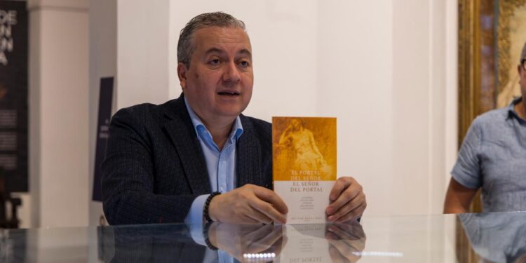 Héctor Reyes Sosa presenta “El Portal del Señor, el Señor del Portal” en el Museo Nacional de Historia