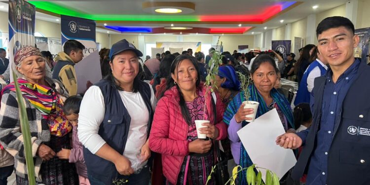 Huertos familiares brindan nuevas oportunidades a personas retornadas