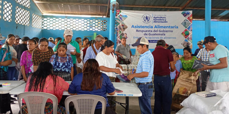 Entregan raciones alimentarias a más de tres mil familias
