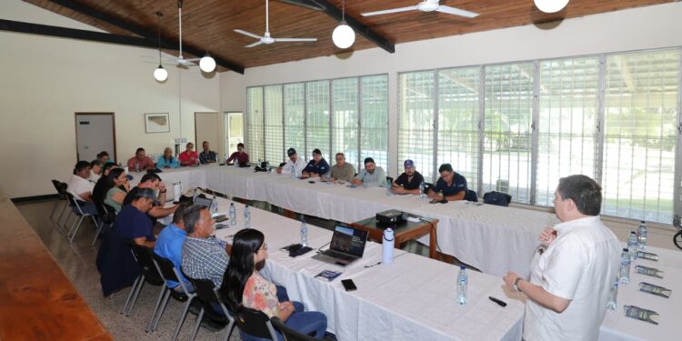 Capacitan a veterinarios en técnica para el control de la brucelosis bovina