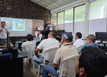 Personal técnico de Escuintla capacitado para prevenir el Gusano Barrenador